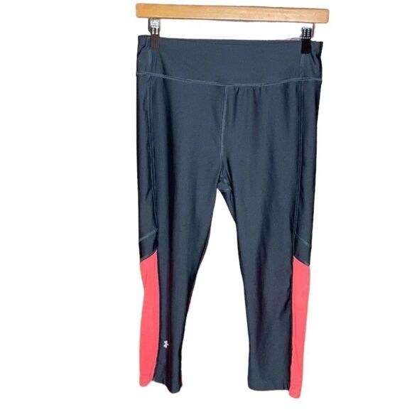 Under Armour Capris Woman’s Size M - Picture 1 of 4